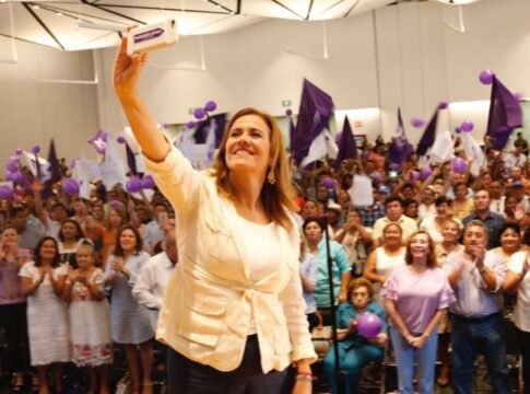 ENRIQUEciendo la noticia