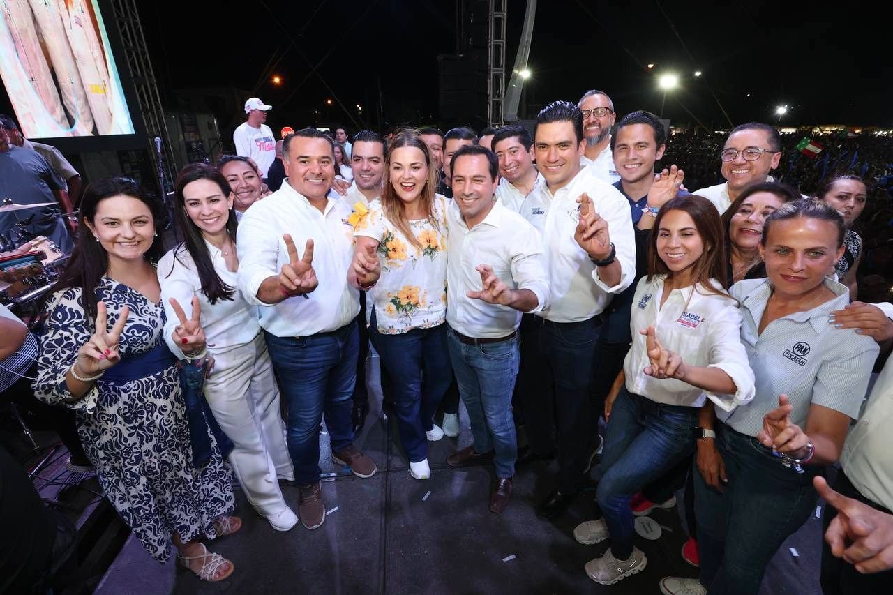 Mauricio Vila respalda y pide el voto a favor de Víctor Hugo, candidato al Distrito 6 federal