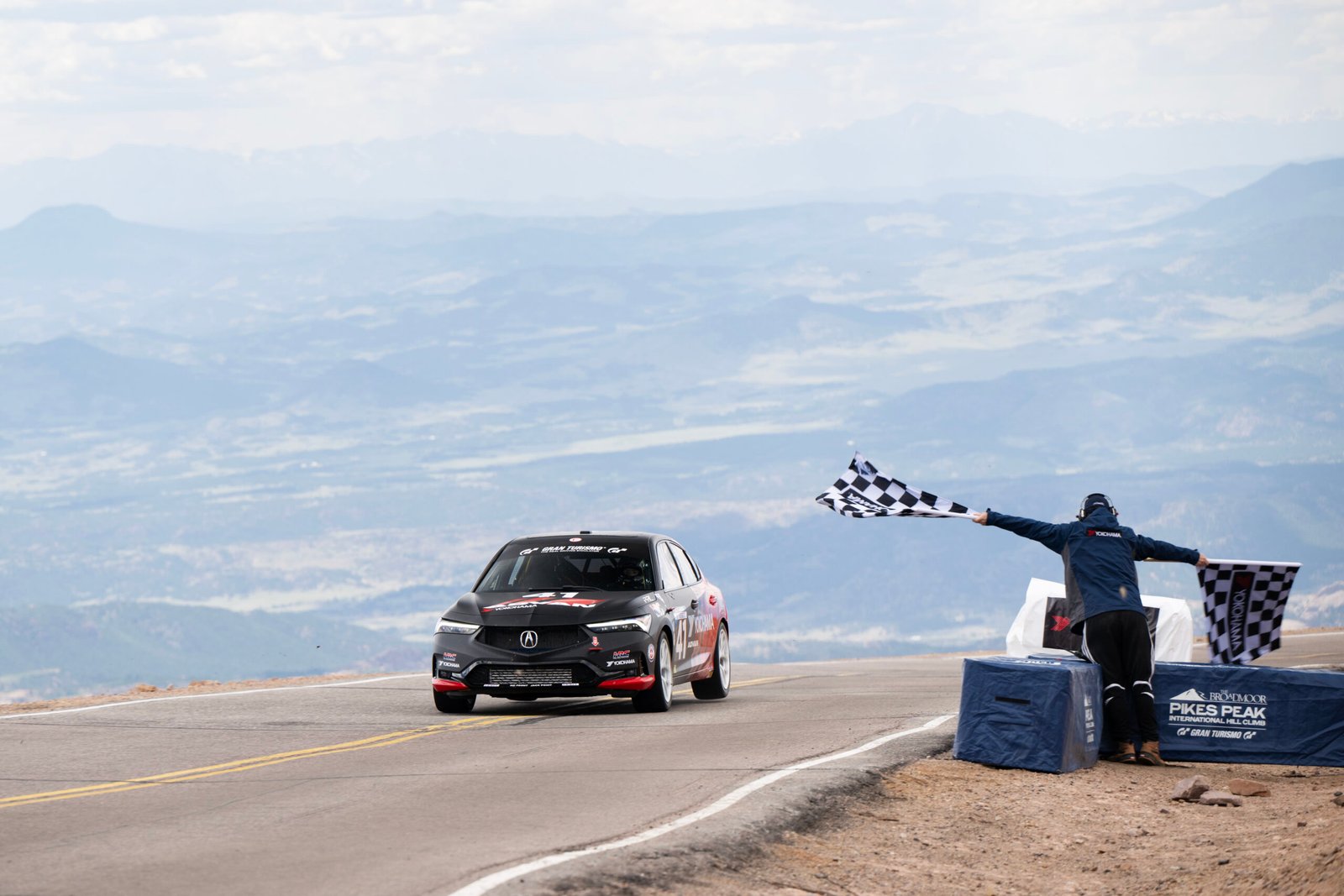Acura brilla en la 102ª edición de Pikes Peak International Hill Climb