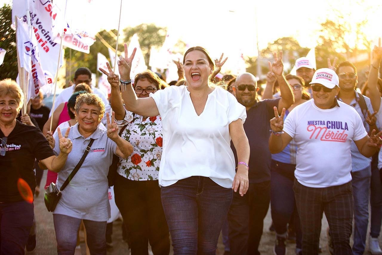 Cecilia Patrón cumple la promesa de regresar de inmediato a recorrer las colonias de Mérida.