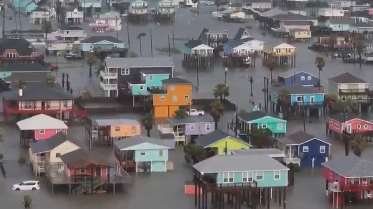 Inundaciones en Texas ante la llegada de la tormenta tropical Alberto