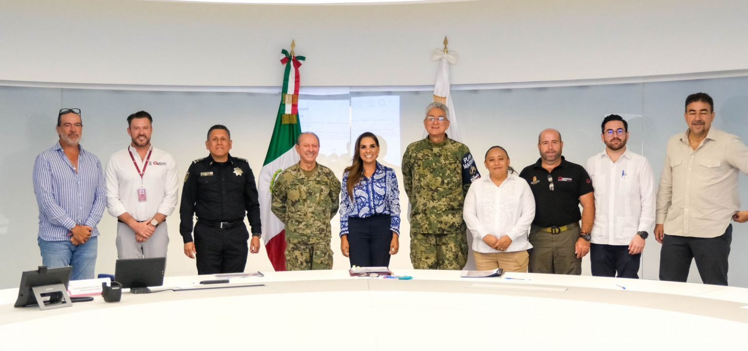Mara Lezama y titular de Semar revisan estrategia contra el sargazo en Quintana Roo