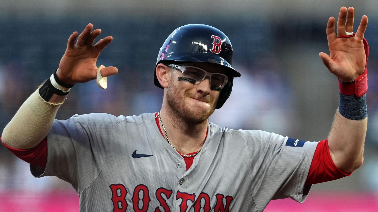 Danny Jansen hace historia en la MLB: ¡Jugó el mismo partido para ambos equipos!