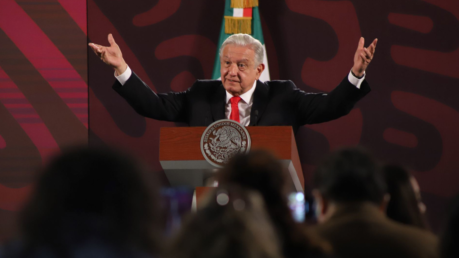 AMLO felicita a Diputados por aprobar la reforma judicial y "Limpiar la Corrupción"