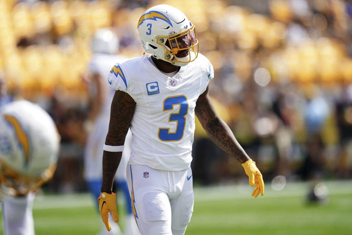 La NFL suspende a Derwin James Jr. por uso de violencia excesiva