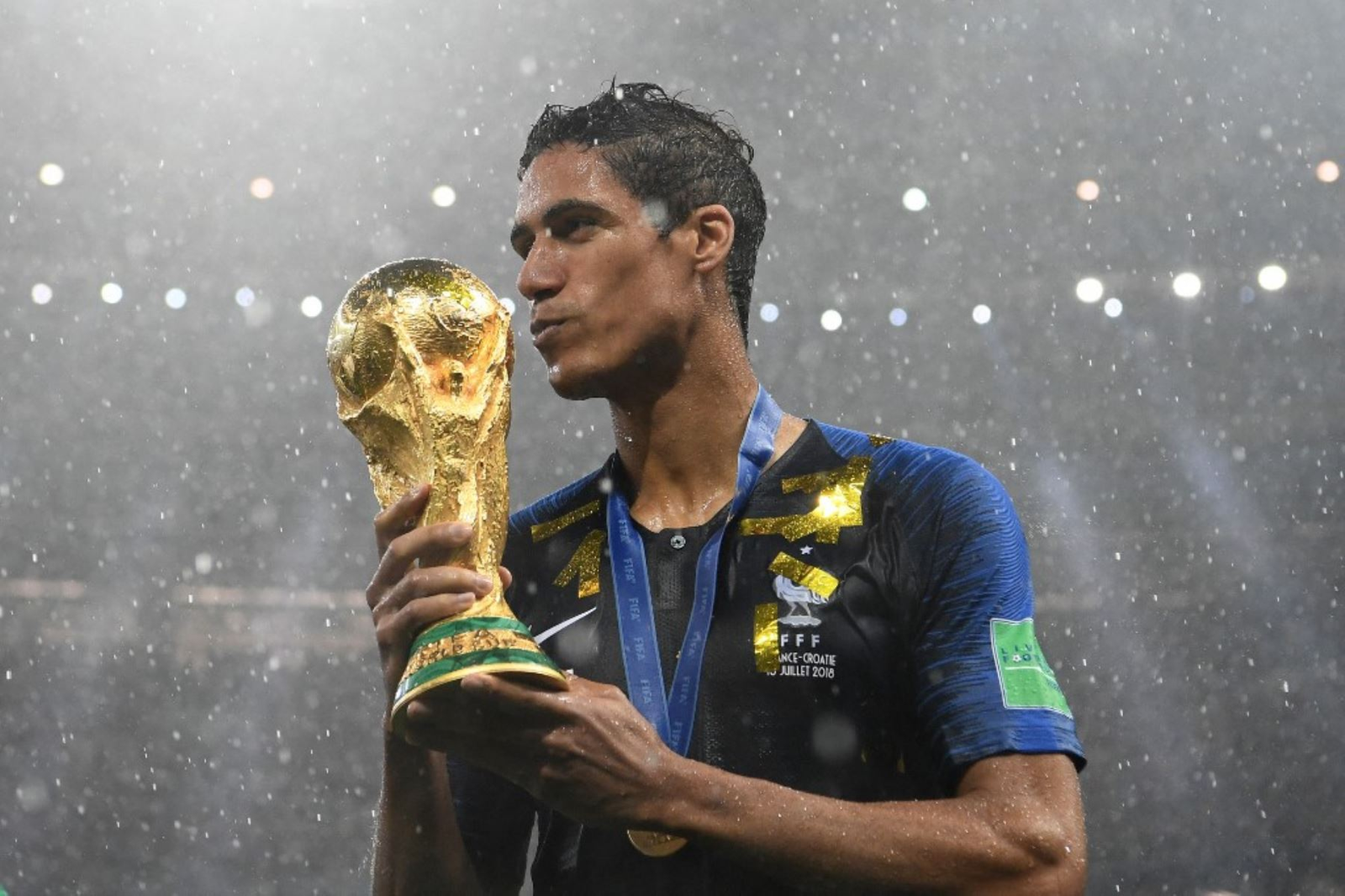 Raphaël Varane anuncia su retiro: El adiós de un campeón con un palmarés de leyenda