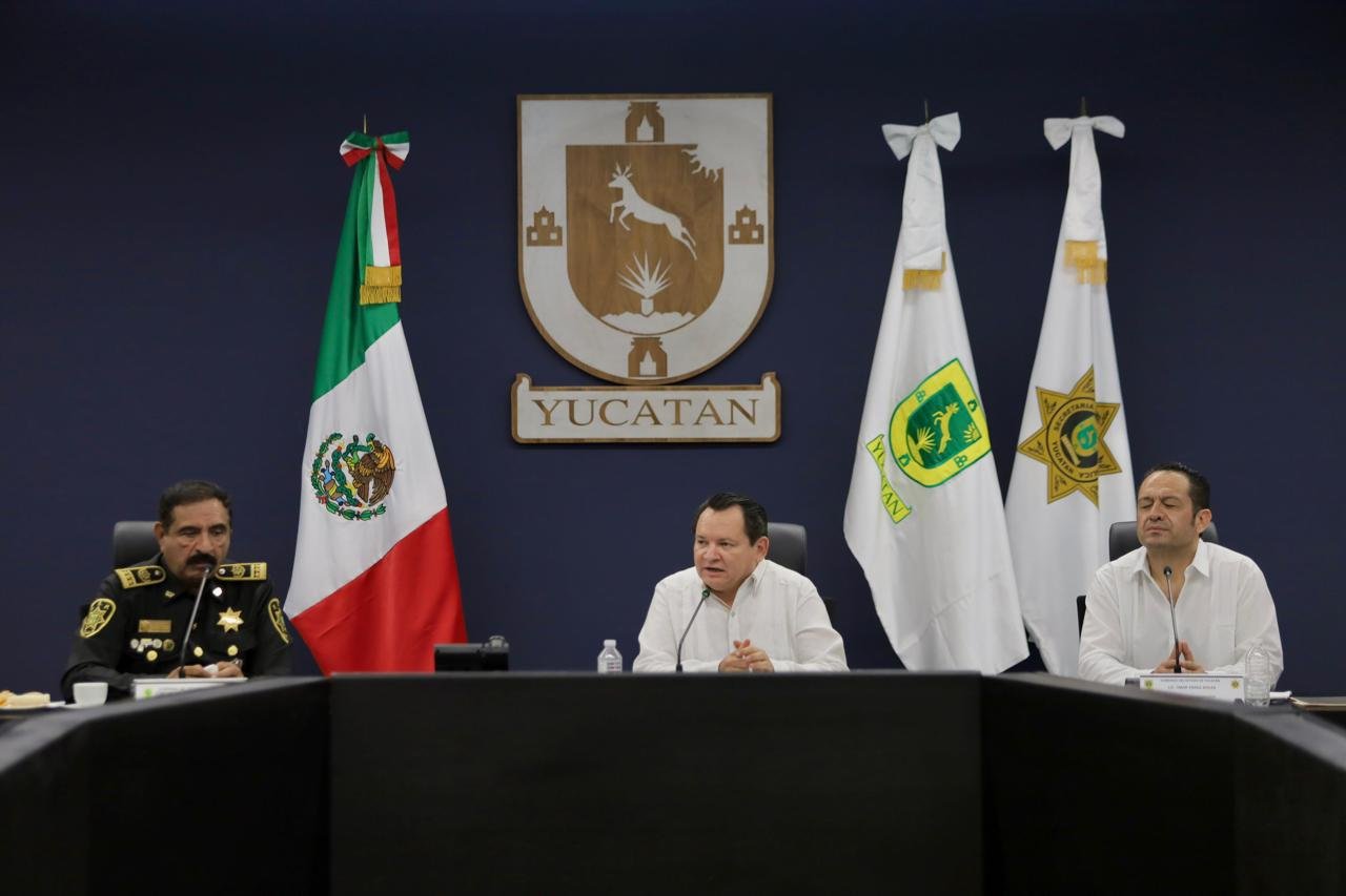 Joaquín Díaz Mena reafirma compromiso con la seguridad en visita al C5i