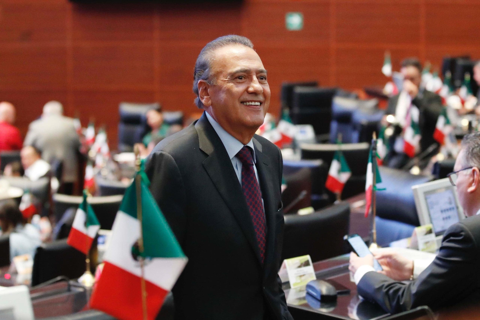 Manlio Fabio Beltrones decide quedarse en el PRI, aunque se deslinda de la dirigencia actual
