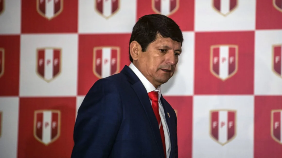 Allanan residencia del presidente de la FPF y 16 inmuebles en investigación por corrupción