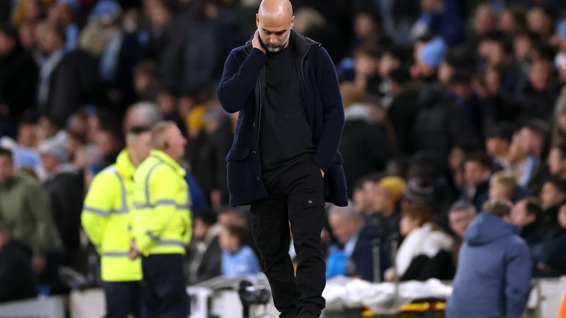 Manchester City cae en el derbi de Manchester tras errores defensivos