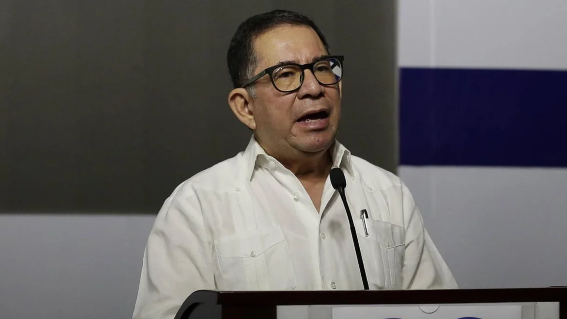 Detienen a Eugenio Chicas en El Salvador por presunto enriquecimiento ilícito