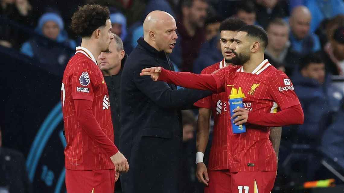 Slot destaca la importancia de títulos para que Salah aspire al Balón de Oro