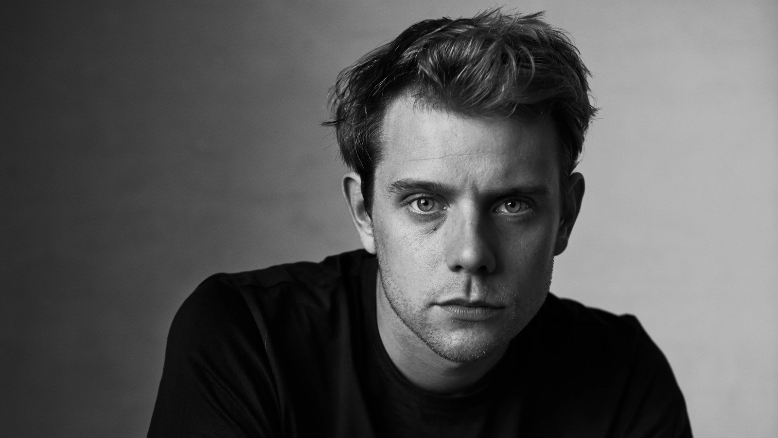 JW Anderson se despide de Loewe: una última colección que redefine la elegancia contemporánea