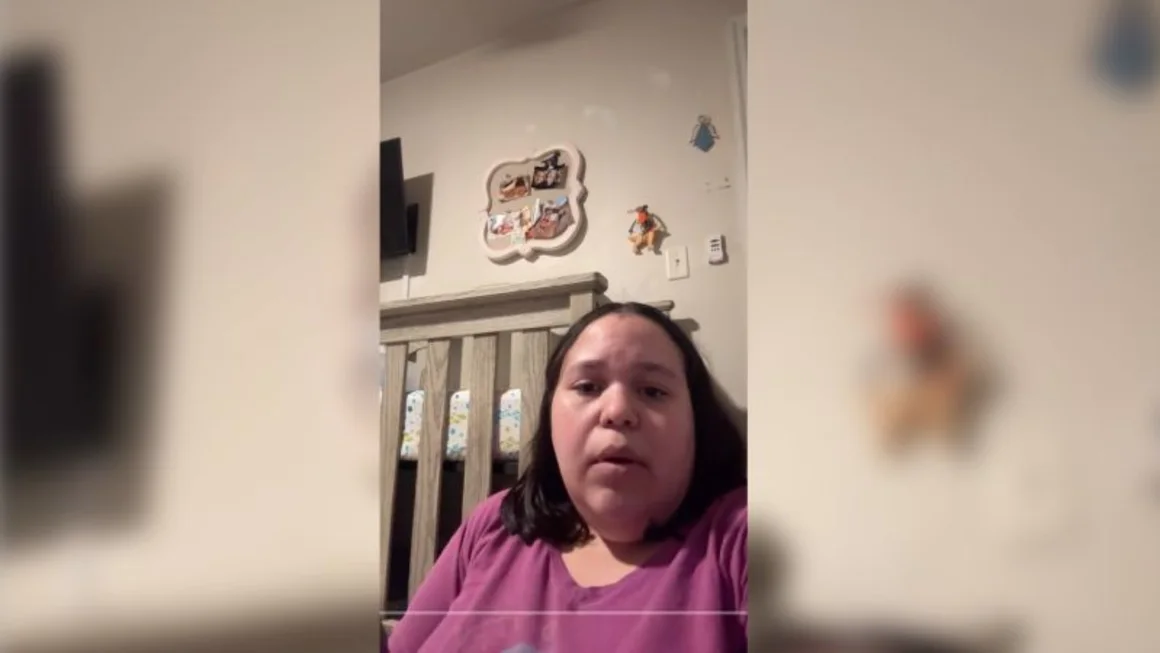 Polémica en United Airlines: madre afirma que le solicitaron desconectar el respirador de su hijo​