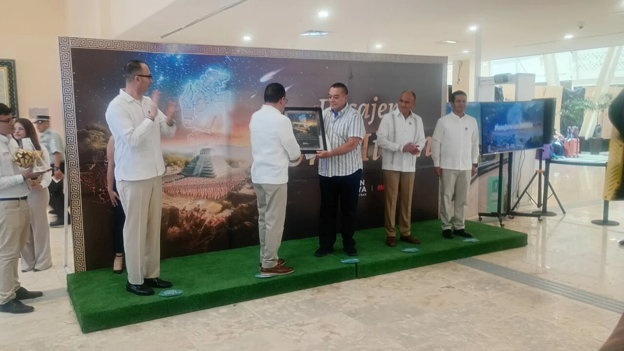 Tren Maya celebra a su pasajero un millón en la estación Mérida-Teya con viaje a zonas arqueológicas 