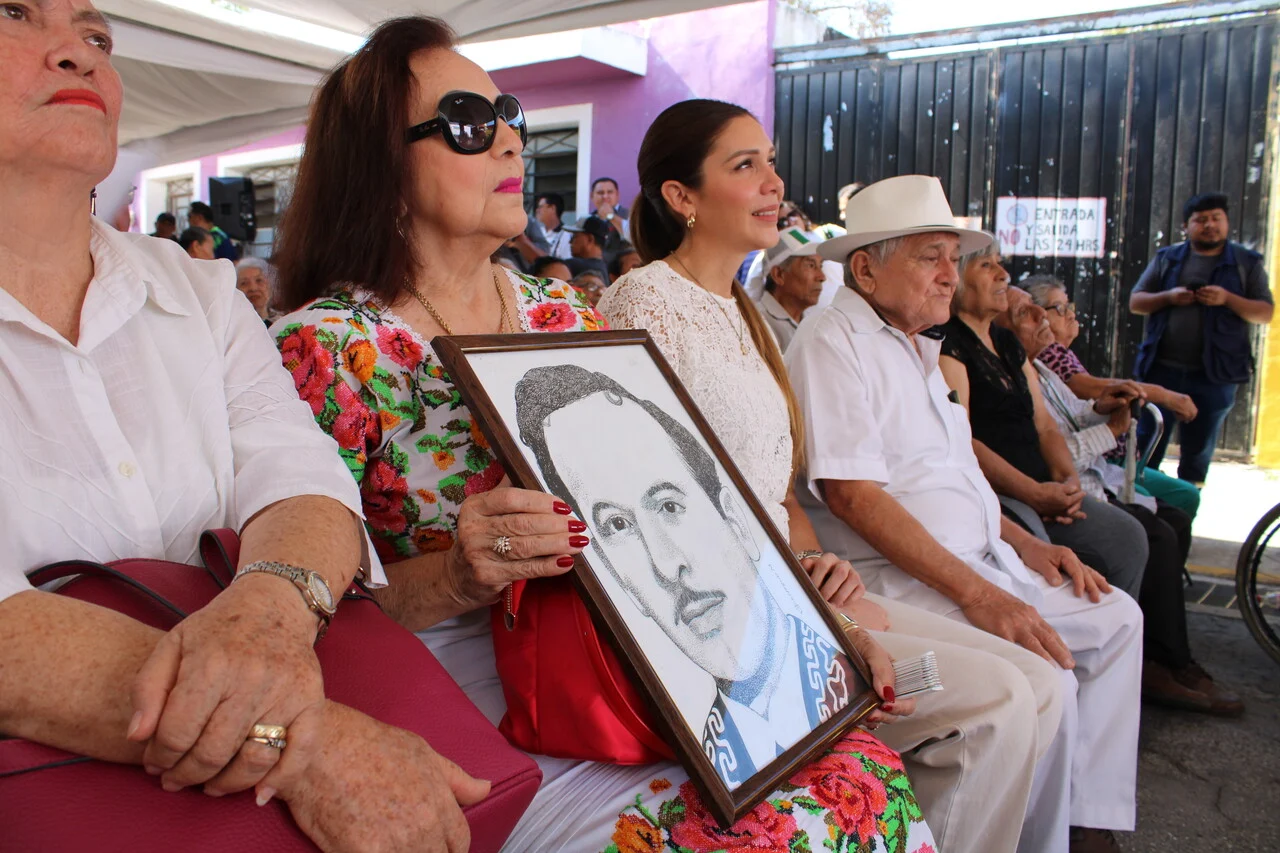 Mérida rinde homenaje a Pedro Infante en su 68º aniversario luctuoso en la esquina de La Socorrito