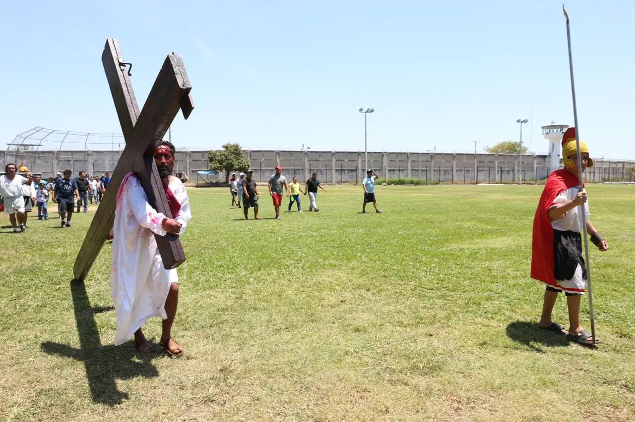 Viacrucis en el Cereso de Mérida 2025: Internos recrean la Pasión de Cristo en emotiva ceremonia de Semana Santa