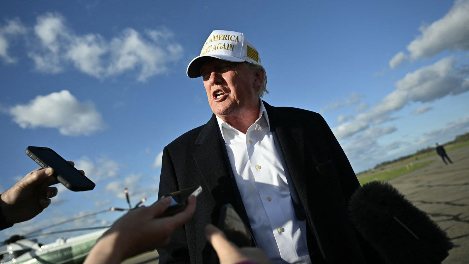 Trump promete eliminar los impuestos sobre la renta mediante nuevas tarifas comerciales
