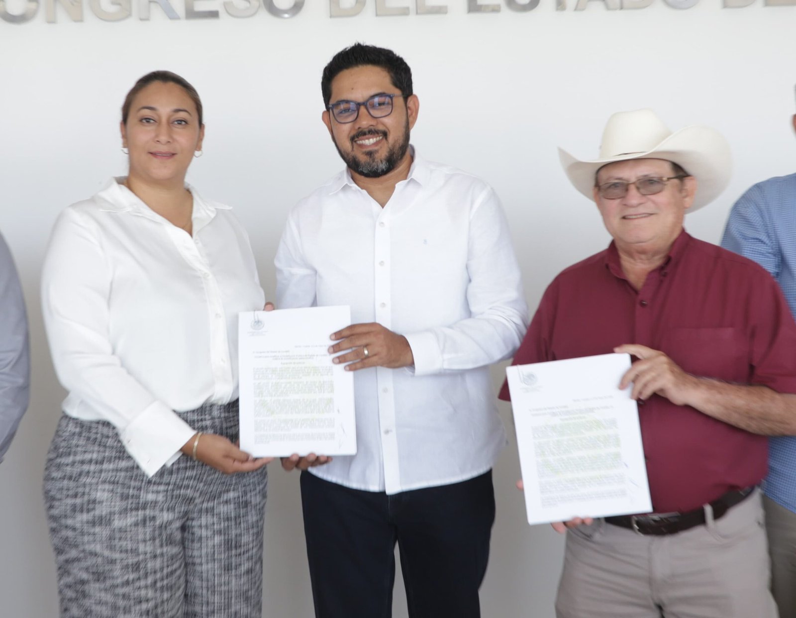 Presenta el Ejecutivo estatal iniciativa para modificar la Constitución Política del Estado en materia de simplificación administrativa 