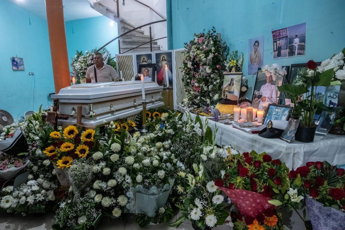 Dolor y homenaje: México rinde tributo a cadetes muertos en colisión del Cuauhtémoc