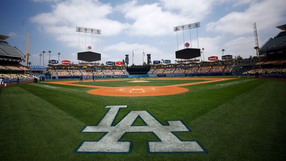 Dodgers impiden acceso a vehículos del ICE en Dodger Stadium durante protestas por redadas