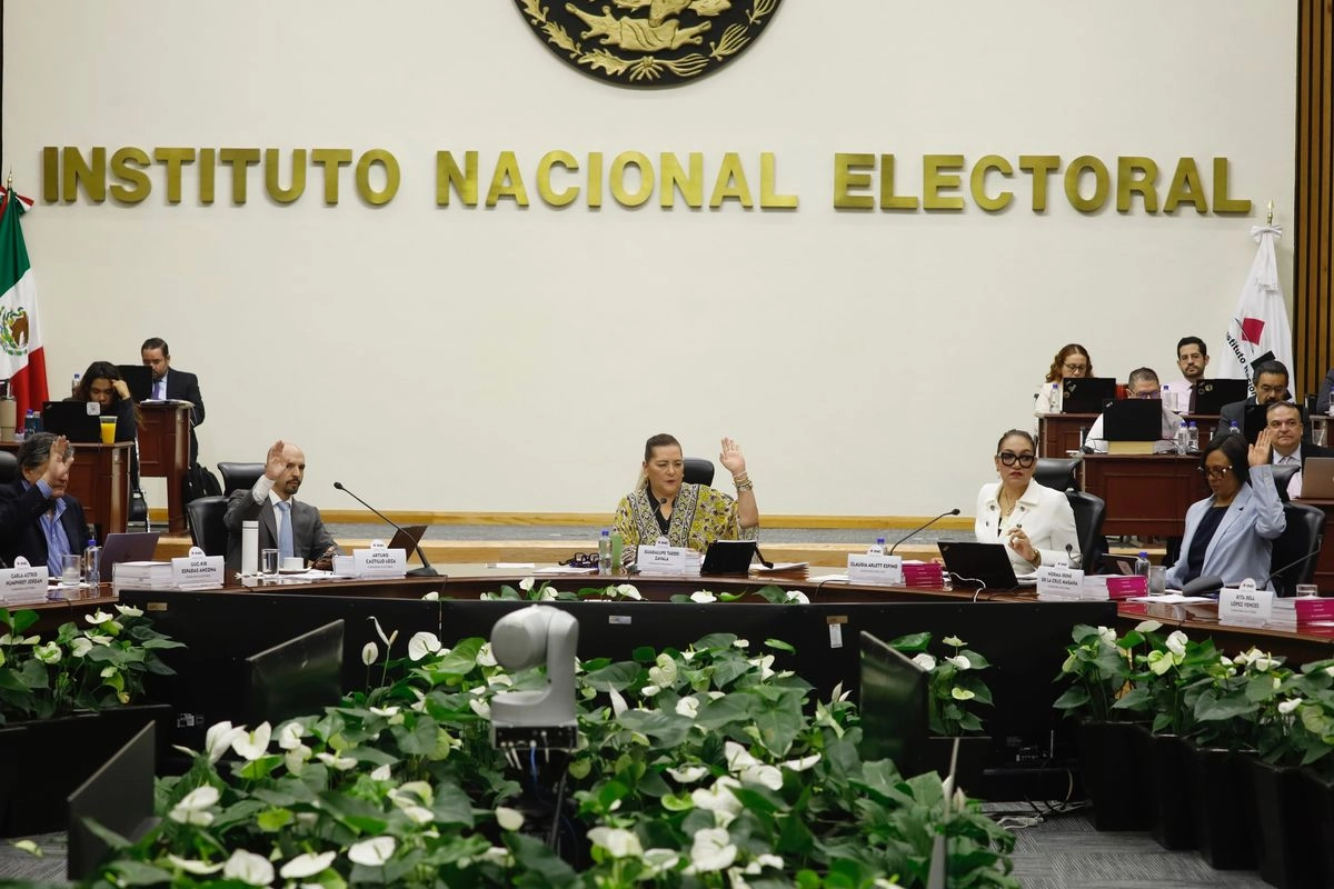 INE impone sanciones a 177 ganadores de la elección judicial por su aparición en “acordeones” y otras irregularidades
