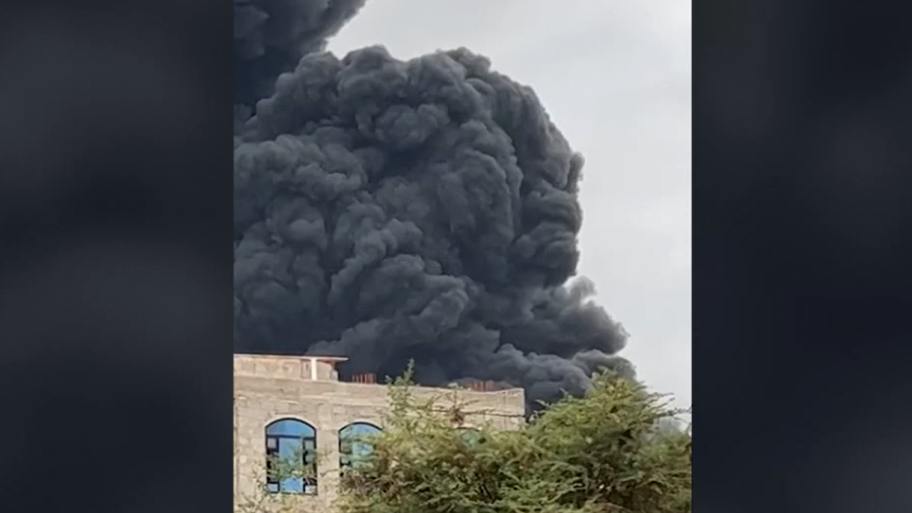 Israel lanza ofensiva aérea contra puertos hutíes en Yemen tras ataques en el Mar Rojo