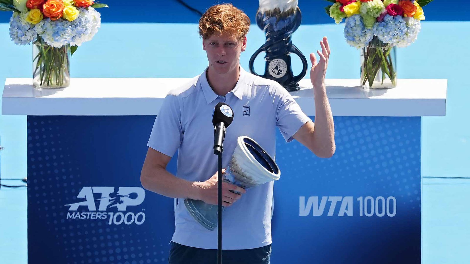 Jannik Sinner pide disculpas al público tras su inesperado retiro en la final del Cincinnati Open