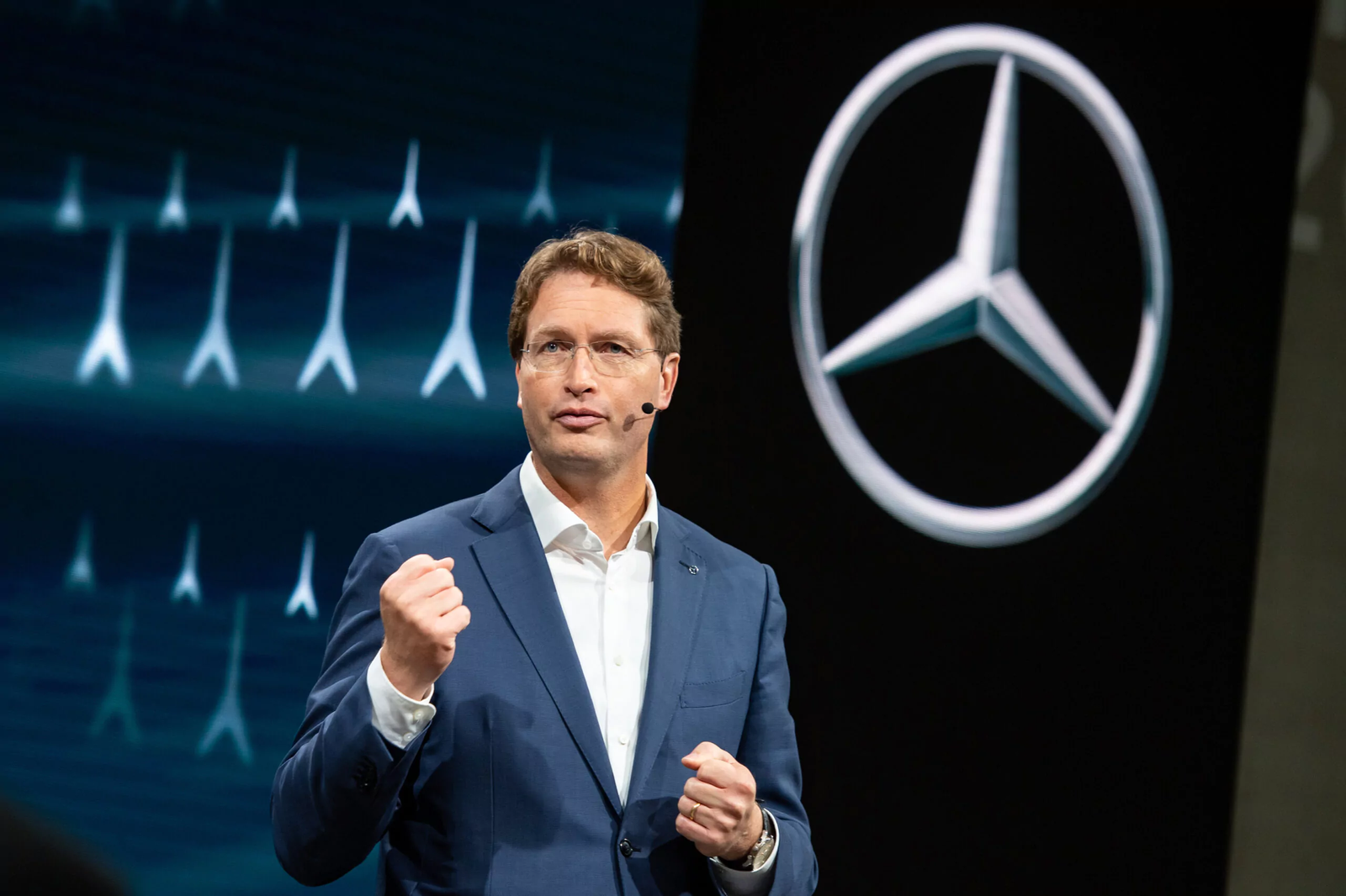 Ola Källenius advierte sobre el futuro de Mercedes-Benz y la industria automotriz ante una transición apresurada hacia la electrificación