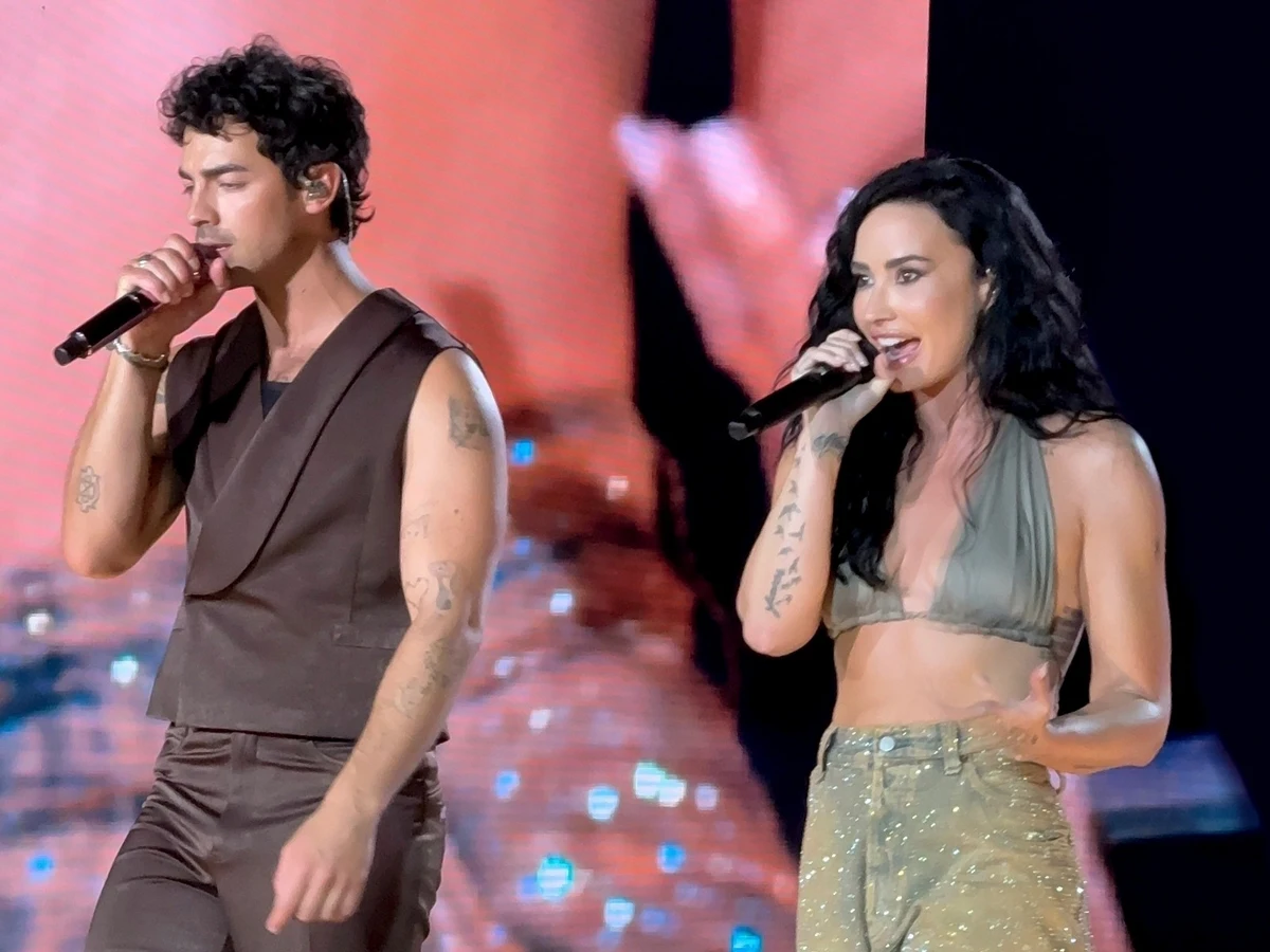 Demi Lovato y los Jonas Brothers se reencuentran tras años de distancia