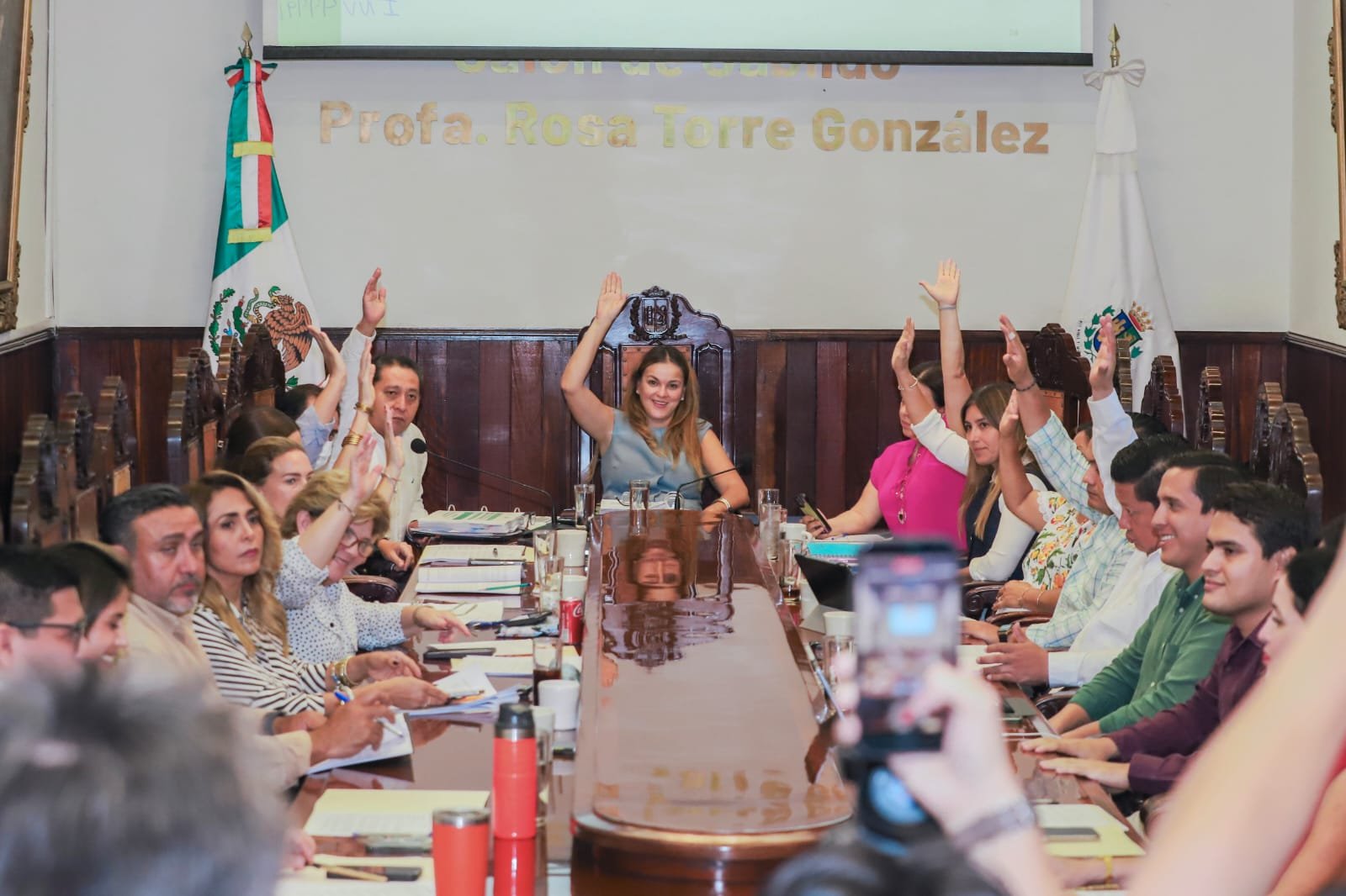 Cabildo impulsa más obras en beneficio de las y los meridianos