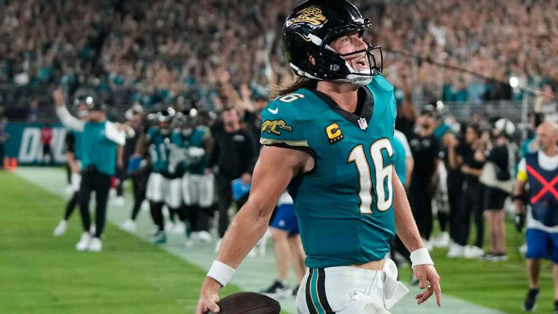 Trevor Lawrence brilla y guía a Jaguars a una victoria histórica sobre Chiefs