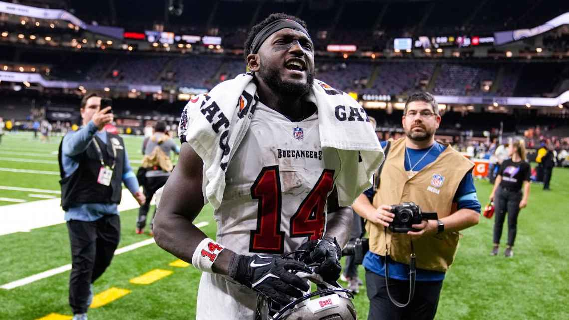 Los Buccaneers enfrentan a los 49ers sin Chris Godwin ni Mike Evans