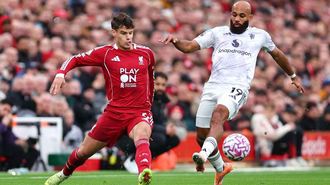 Manchester United venció a Liverpool con un gol agónico de Maguire en Anfield