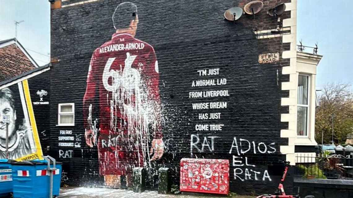 Vandalizan mural de Trent Alexander-Arnold en Anfield antes del regreso con Real Madrid