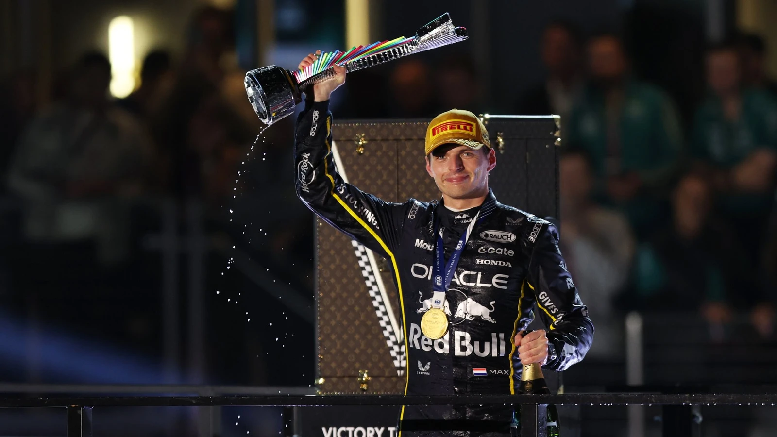 Max Verstappen gana el Gran Premio de Las Vegas 2025 y se mete de lleno en la pelea por el título
