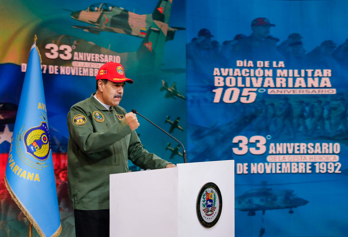 Maduro ordena a la Fuerza Aérea venezolana estar “alerta y lista” para defender la soberanía nacional