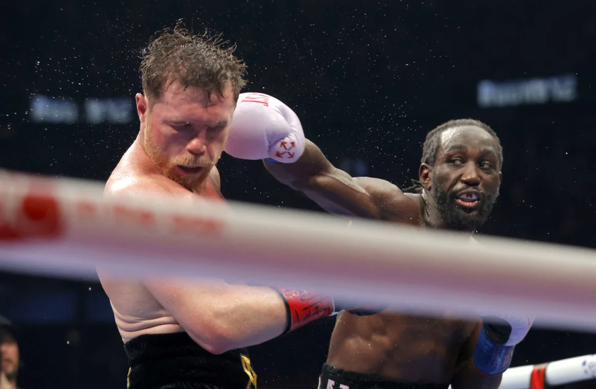Terence Crawford, despojado del título supermediano del CMB por impago