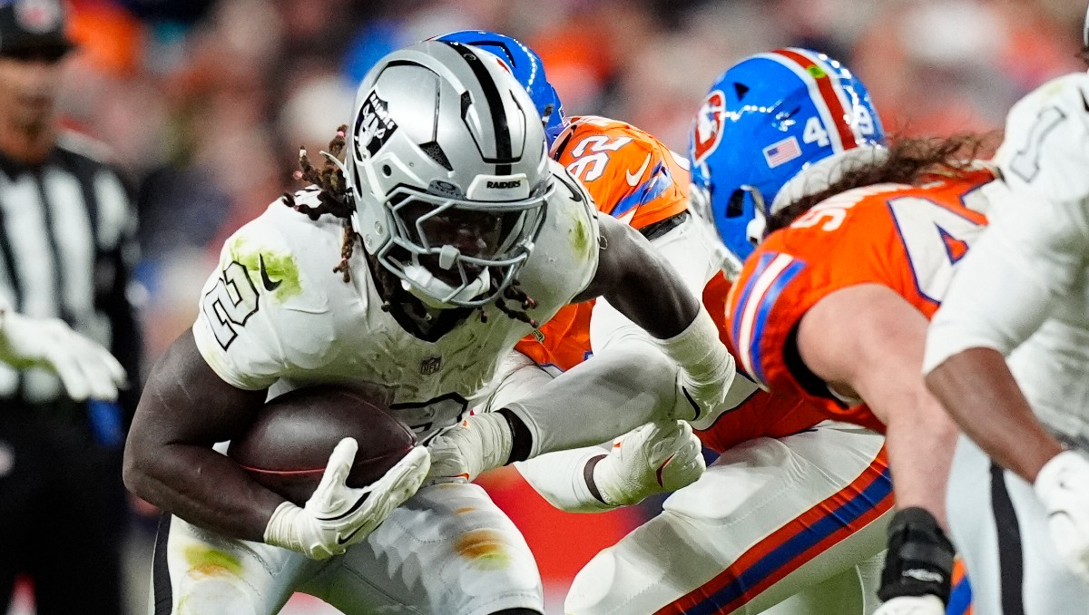 Broncos vencen a Raiders y lideran la Conferencia Americana con su décima victoria consecutiva