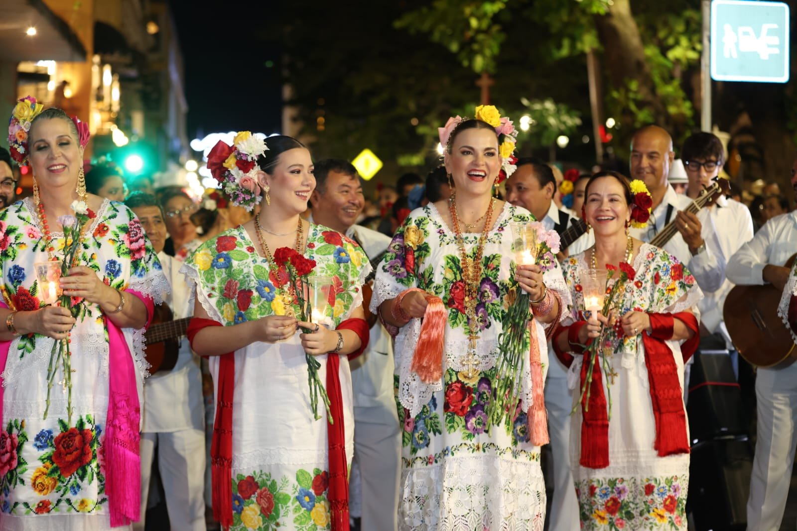 Mérida celebra 484 años con tradicional alborada y melodías de “Las mañanitas” reafirmando su identidad histórica
