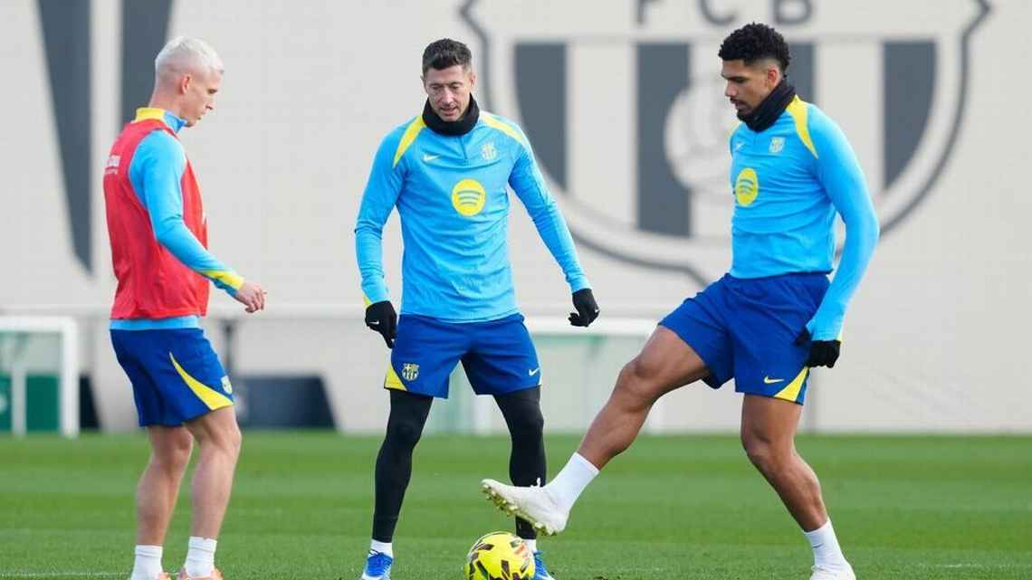 Ronald Araujo vuelve a la convocatoria del Barcelona para la Supercopa de España