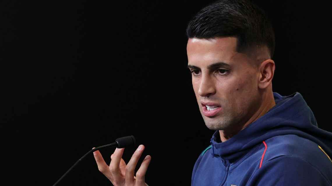 Barcelona presenta a Joao Cancelo y elimina el anuncio minutos después