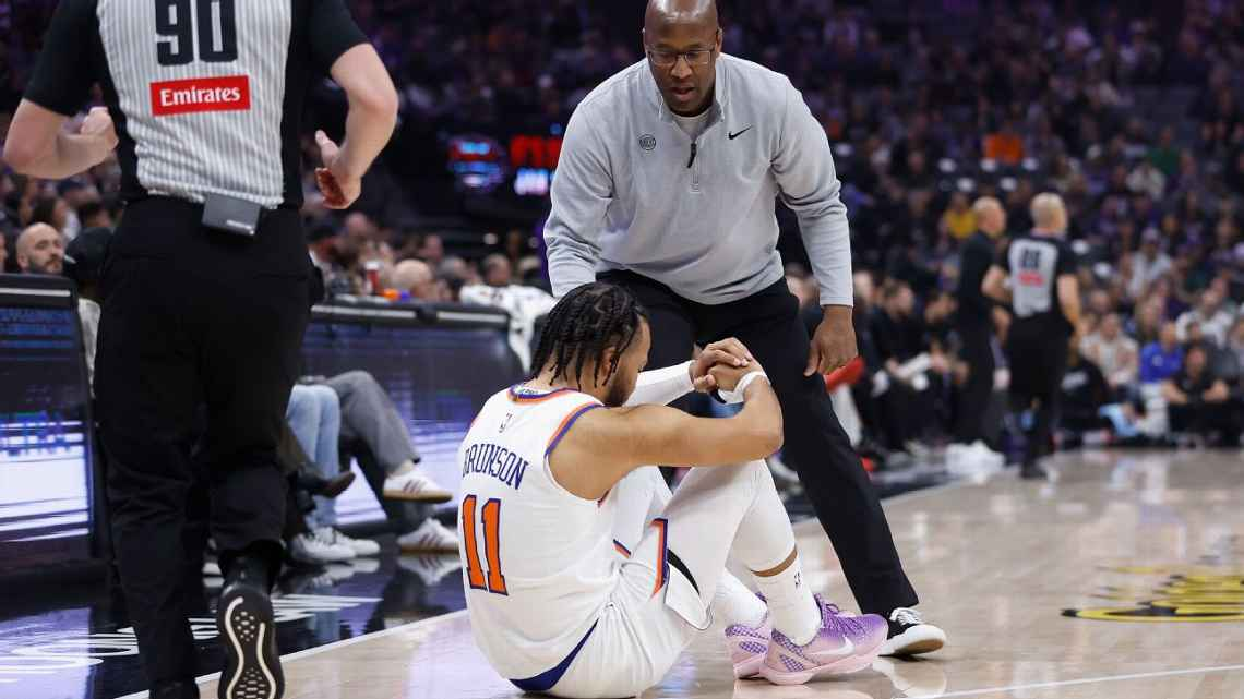 El tobillo derecho de Brunson preocupa a los Knicks: un esguince que podría complicar la temporada