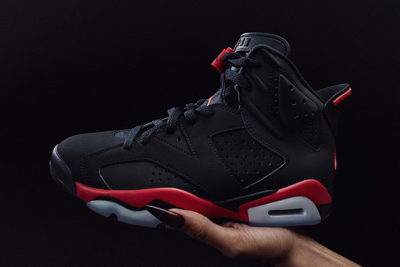 Jordan Brand lanza la legendaria Air Jordan 6 Infrared “Salesman” tras 27 años de expectativa