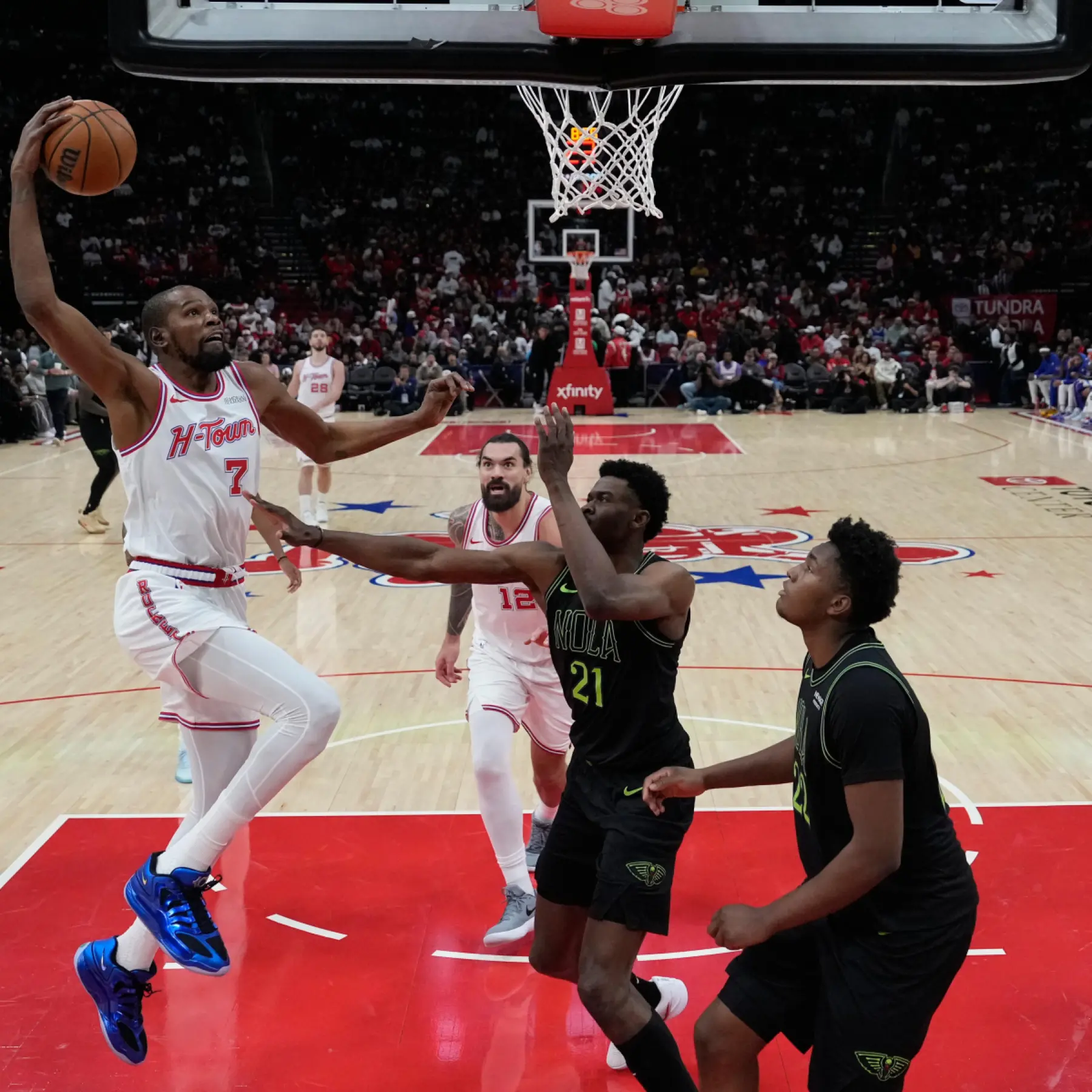 Los Lakers retoman el rumbo en Toronto y Durant hace historia en la NBA