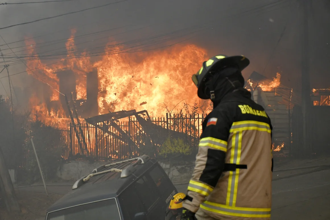 Incendios mortales en Chile: al menos 18 fallecidos y estado de catástrofe declarado