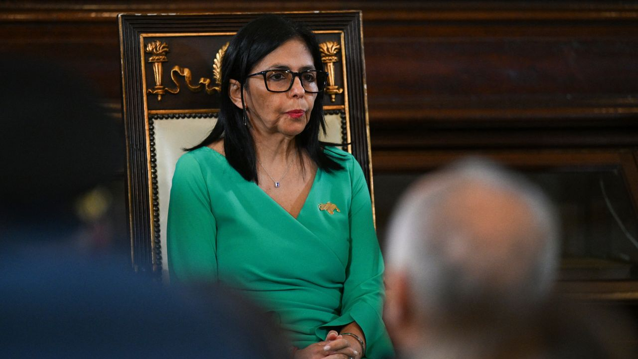 Delcy Rodríguez asume la presidencia en Venezuela en medio de una crisis inédita