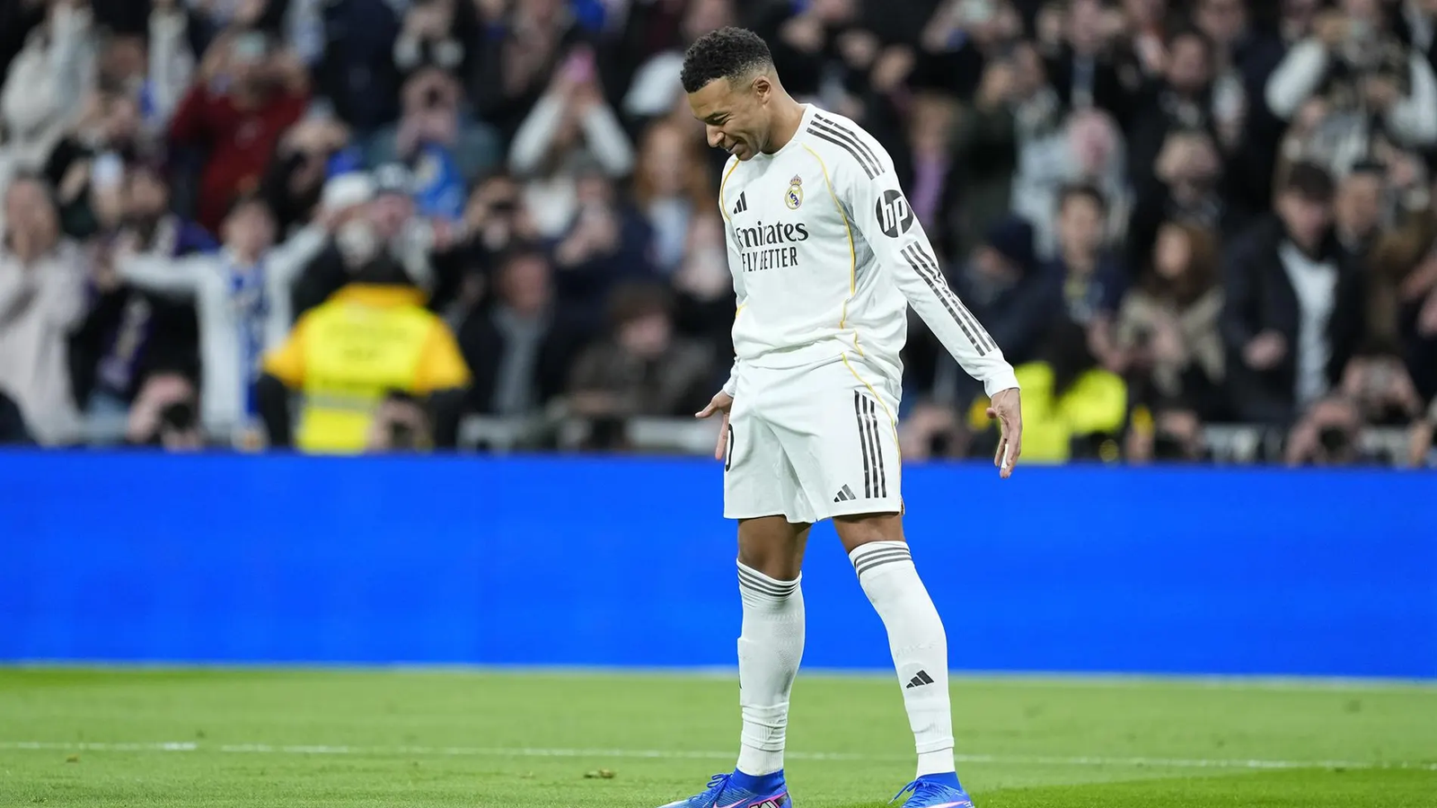 Mbappé viaja a Arabia Saudí y podría jugar el Clásico ante Barcelona
