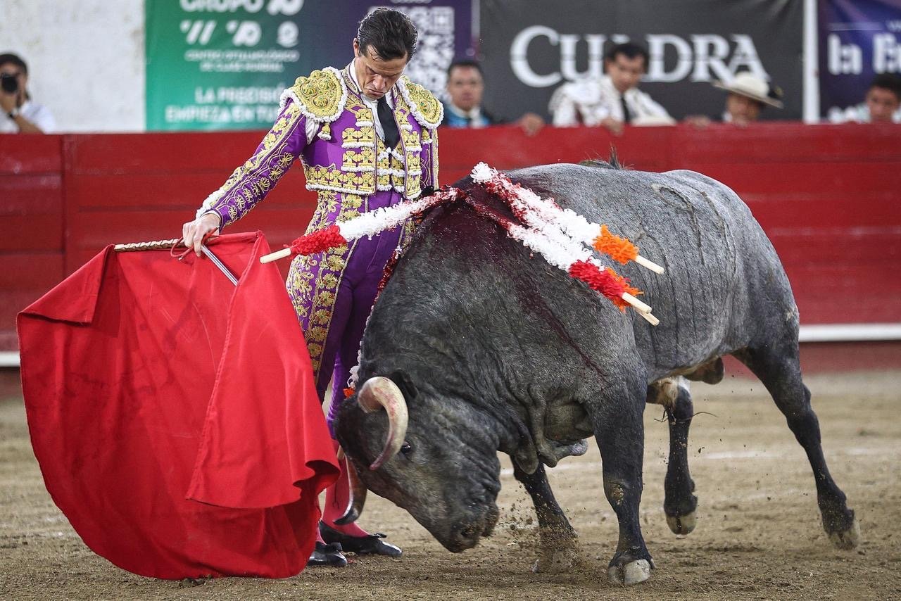 DANIEL LUQUE Y DIEGO SAN ROMÁN SALEN A HOMBROS EN LA ÚLTIMA DE LEÓN.