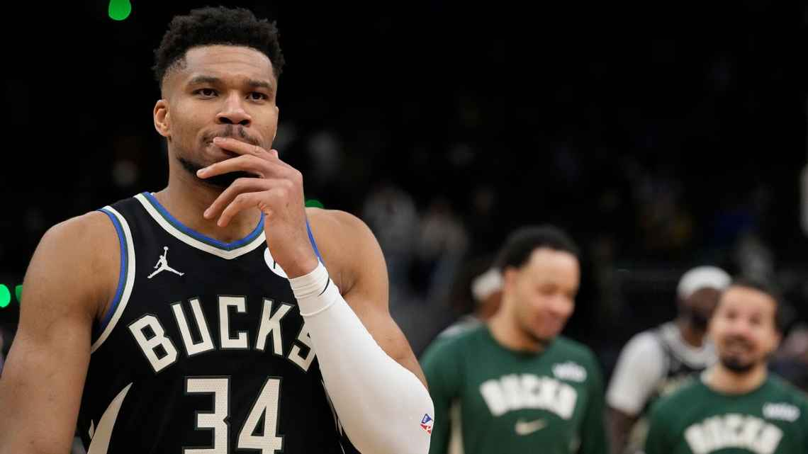 El futuro de Giannis en juego: Los Bucks negocian su traspaso a solo días de la fecha límite